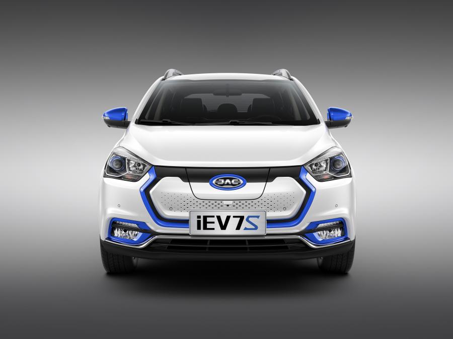  JAC iEV7S 2017 года  (фото 4 из 10)